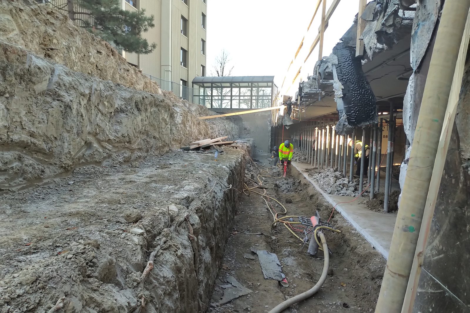 Delbridge Contracting concrete structure rehabilitation in progress